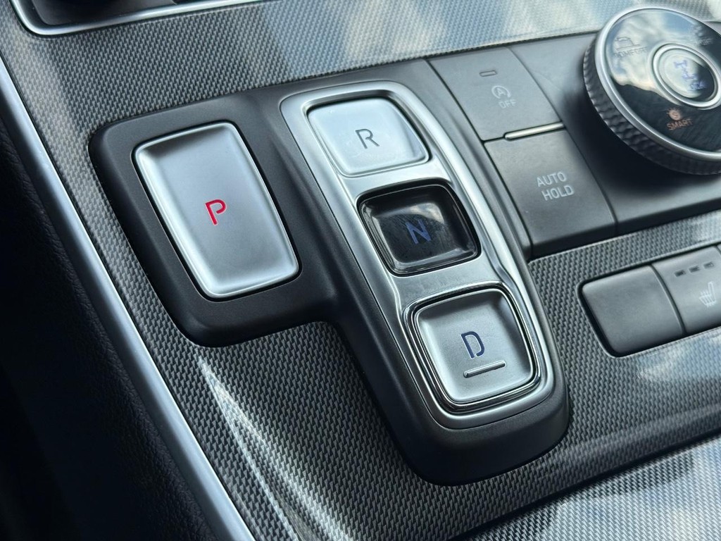 Hyundai Santa Fe Vehicle Full-screen Gallery Image 19