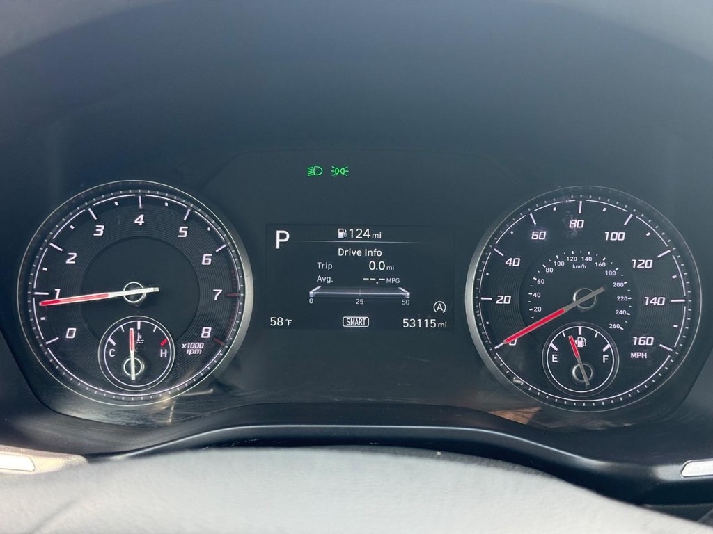 Hyundai Santa Fe Vehicle Full-screen Gallery Image 21