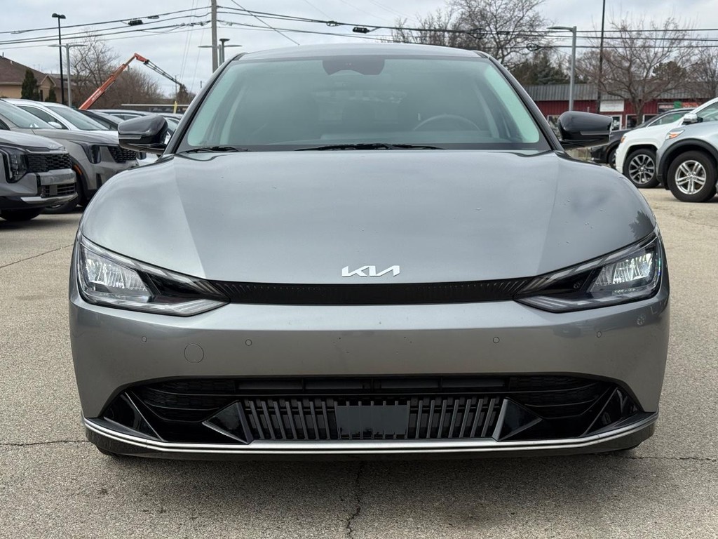 Kia EV6 Vehicle Full-screen Gallery Image 07