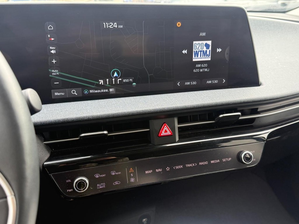 Kia EV6 Vehicle Full-screen Gallery Image 15