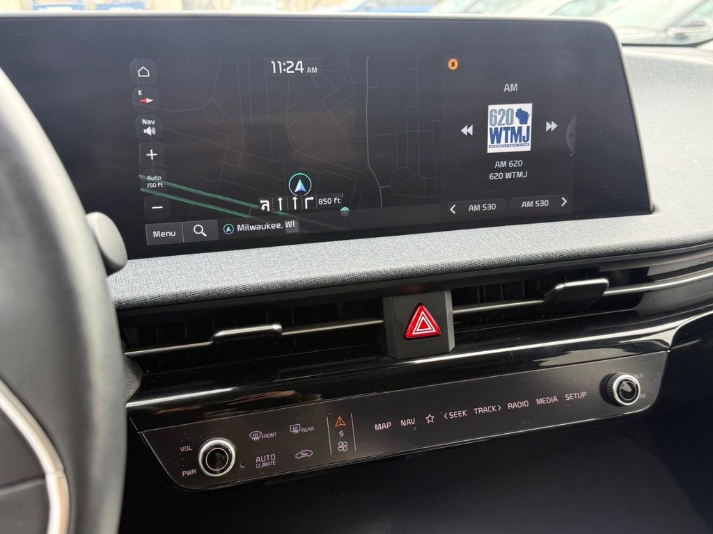 Kia EV6 Vehicle Full-screen Gallery Image 16