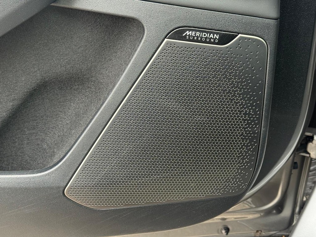 Kia EV6 Vehicle Full-screen Gallery Image 22