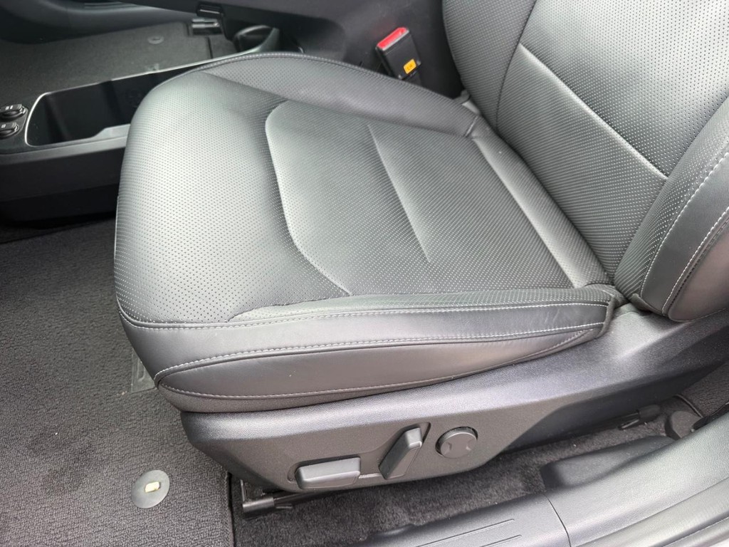 Kia EV6 Vehicle Full-screen Gallery Image 23