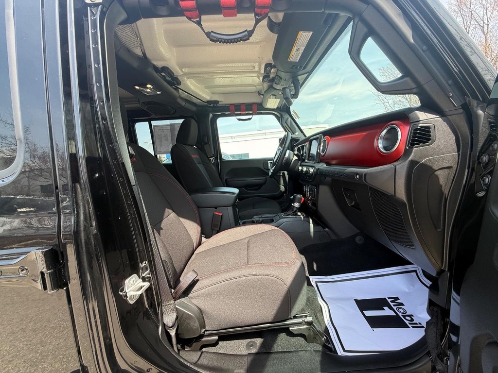 Jeep Wrangler Vehicle Full-screen Gallery Image 10