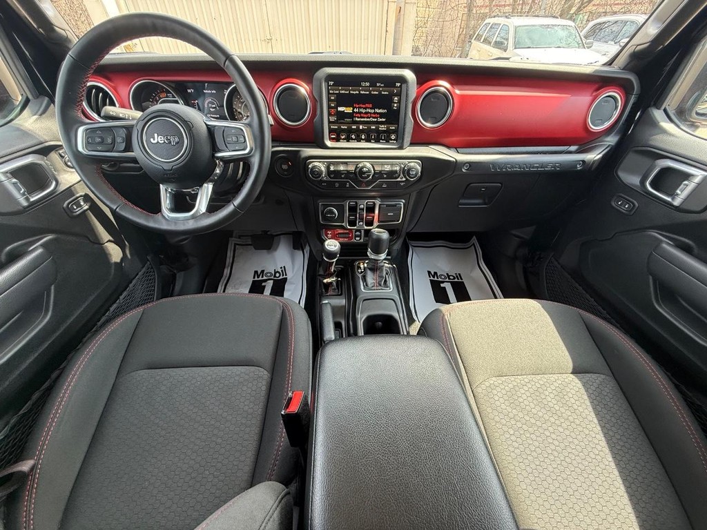 Jeep Wrangler Vehicle Full-screen Gallery Image 14