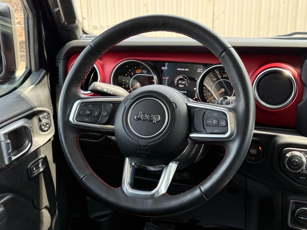 Jeep Wrangler Vehicle Full-screen Gallery Image 15