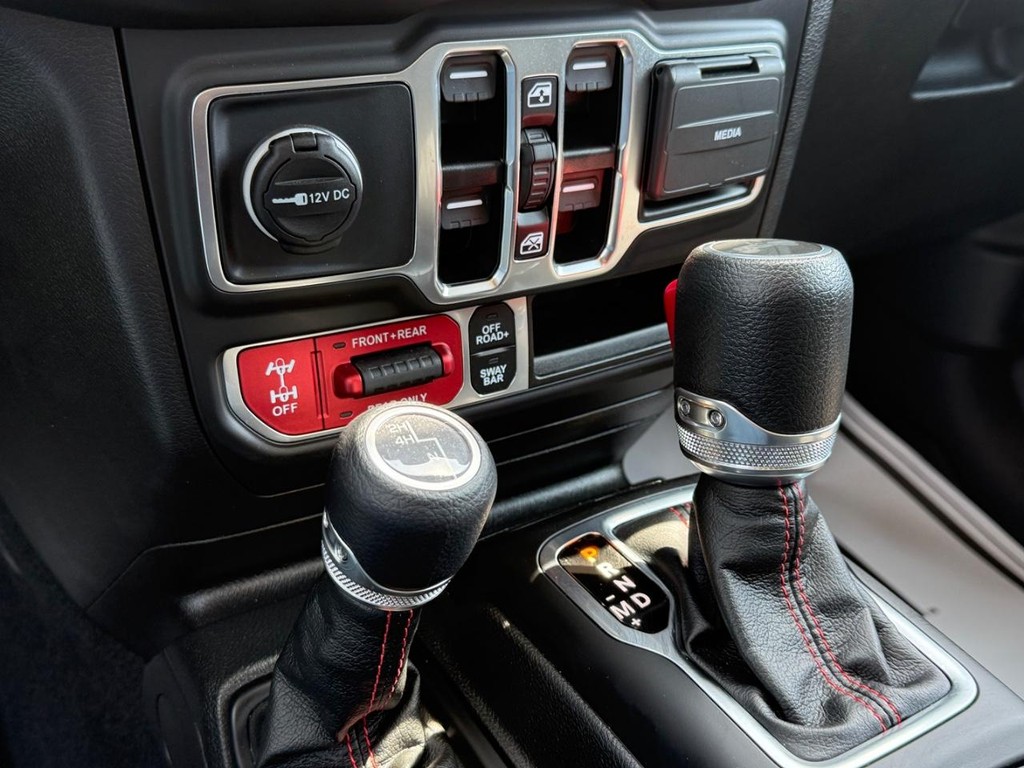 Jeep Wrangler Vehicle Full-screen Gallery Image 20