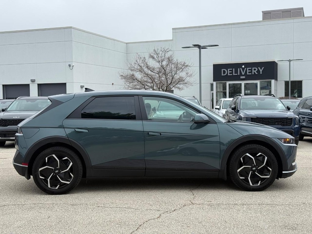 Hyundai IONIQ 5 Vehicle Full-screen Gallery Image 02