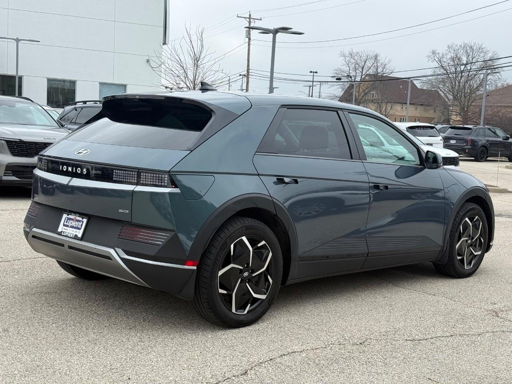 Hyundai IONIQ 5 Vehicle Full-screen Gallery Image 03