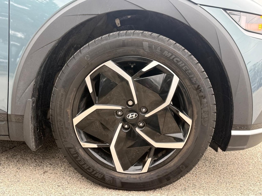 Hyundai IONIQ 5 Vehicle Full-screen Gallery Image 09