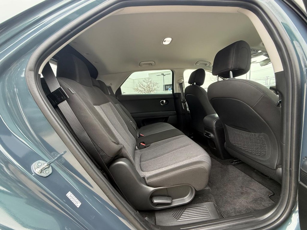 Hyundai IONIQ 5 Vehicle Full-screen Gallery Image 11