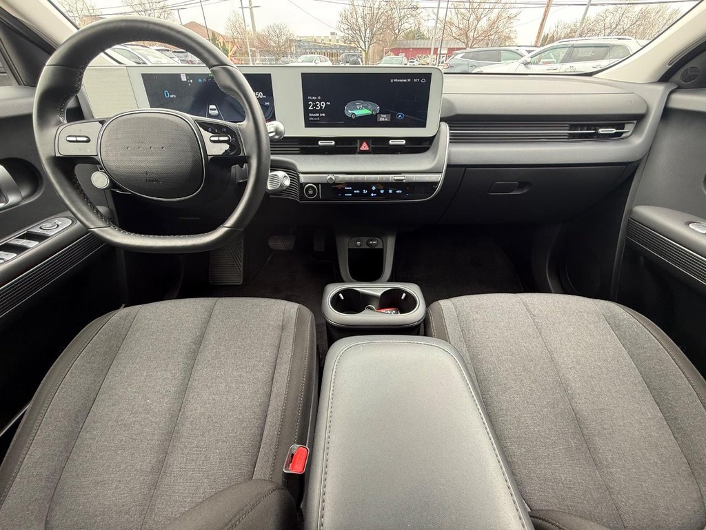 Hyundai IONIQ 5 Vehicle Full-screen Gallery Image 12
