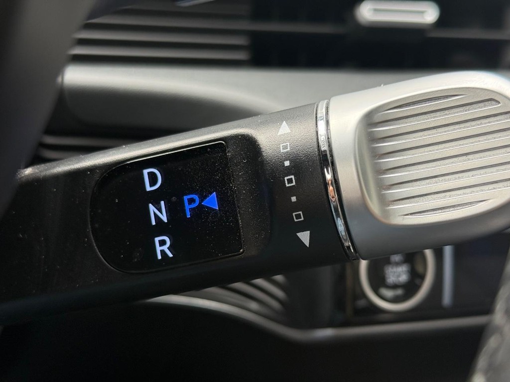 Hyundai IONIQ 5 Vehicle Full-screen Gallery Image 16