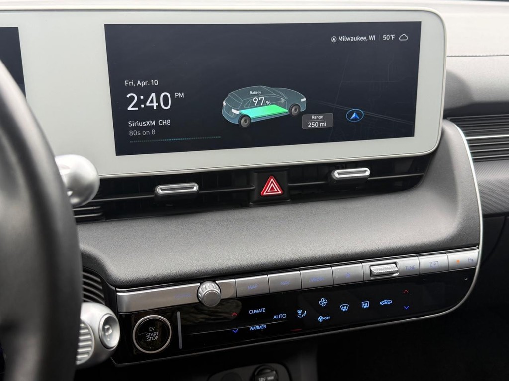 Hyundai IONIQ 5 Vehicle Full-screen Gallery Image 18