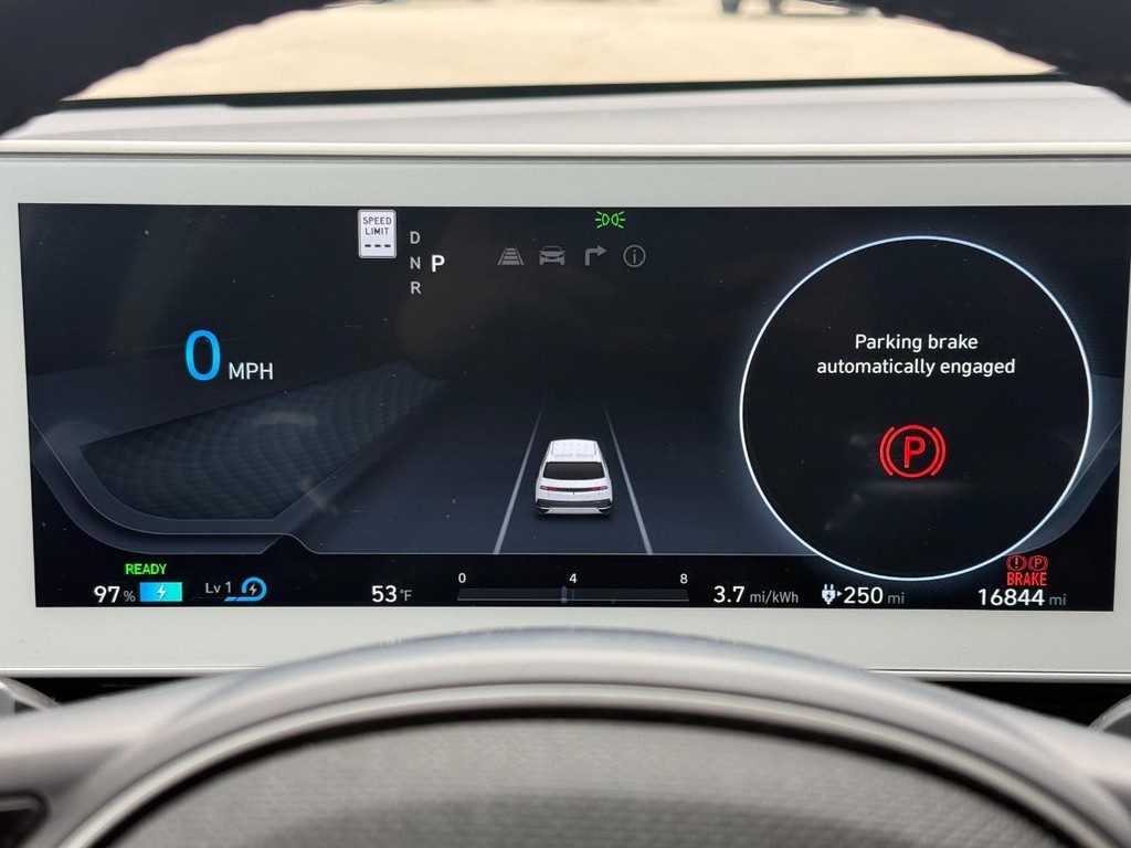 Hyundai IONIQ 5 Vehicle Full-screen Gallery Image 21