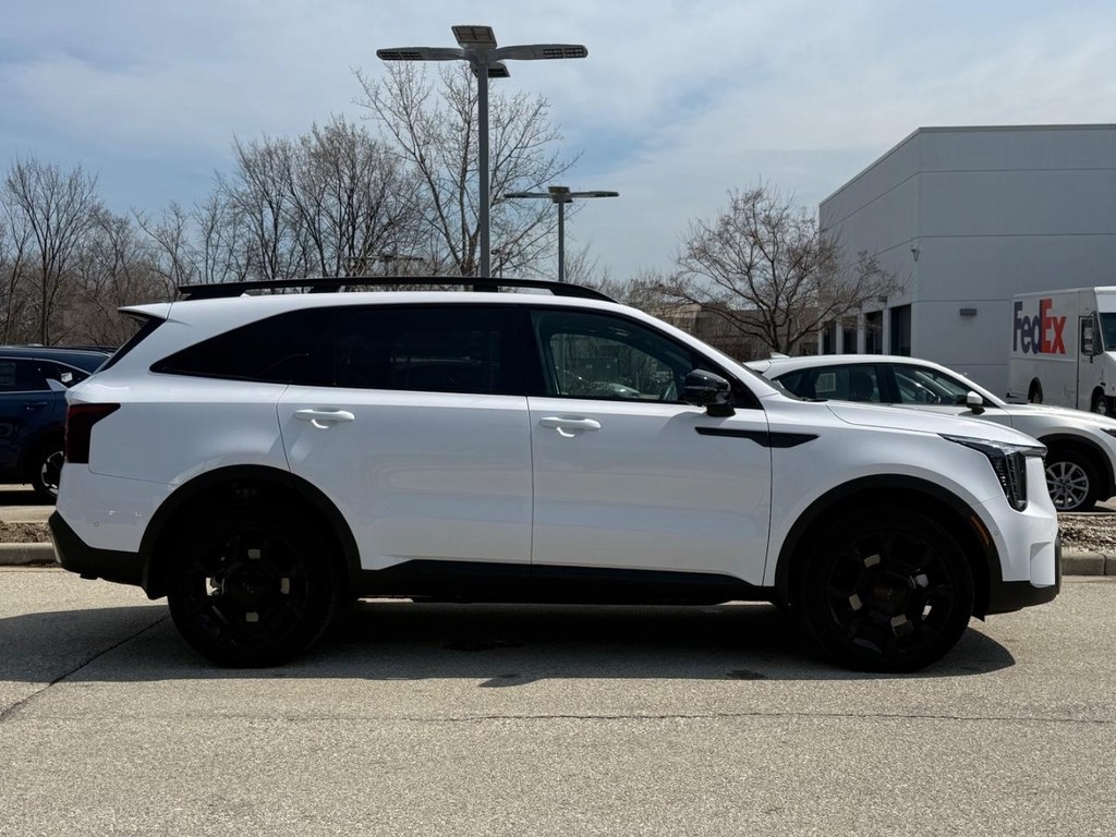 Kia Sorento Vehicle Full-screen Gallery Image 02