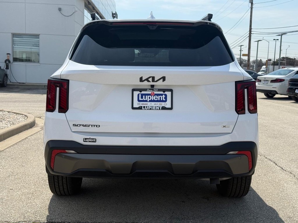 Kia Sorento Vehicle Full-screen Gallery Image 04