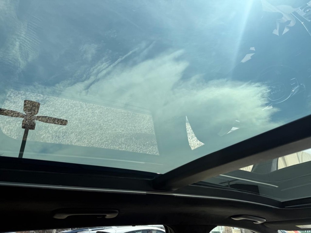 Kia Sorento Vehicle Full-screen Gallery Image 13