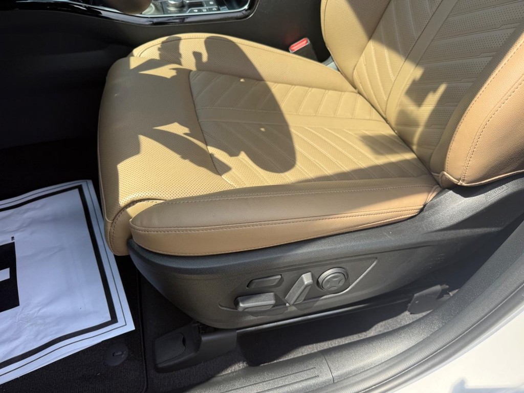 Kia Sorento Vehicle Full-screen Gallery Image 26