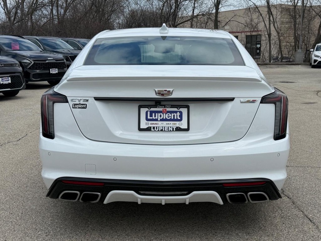 Cadillac CT5-V Vehicle Full-screen Gallery Image 04