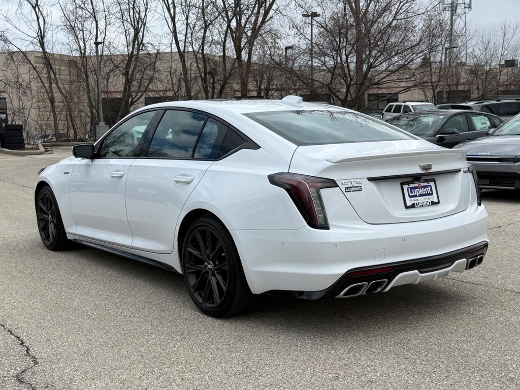 Cadillac CT5-V Vehicle Full-screen Gallery Image 06