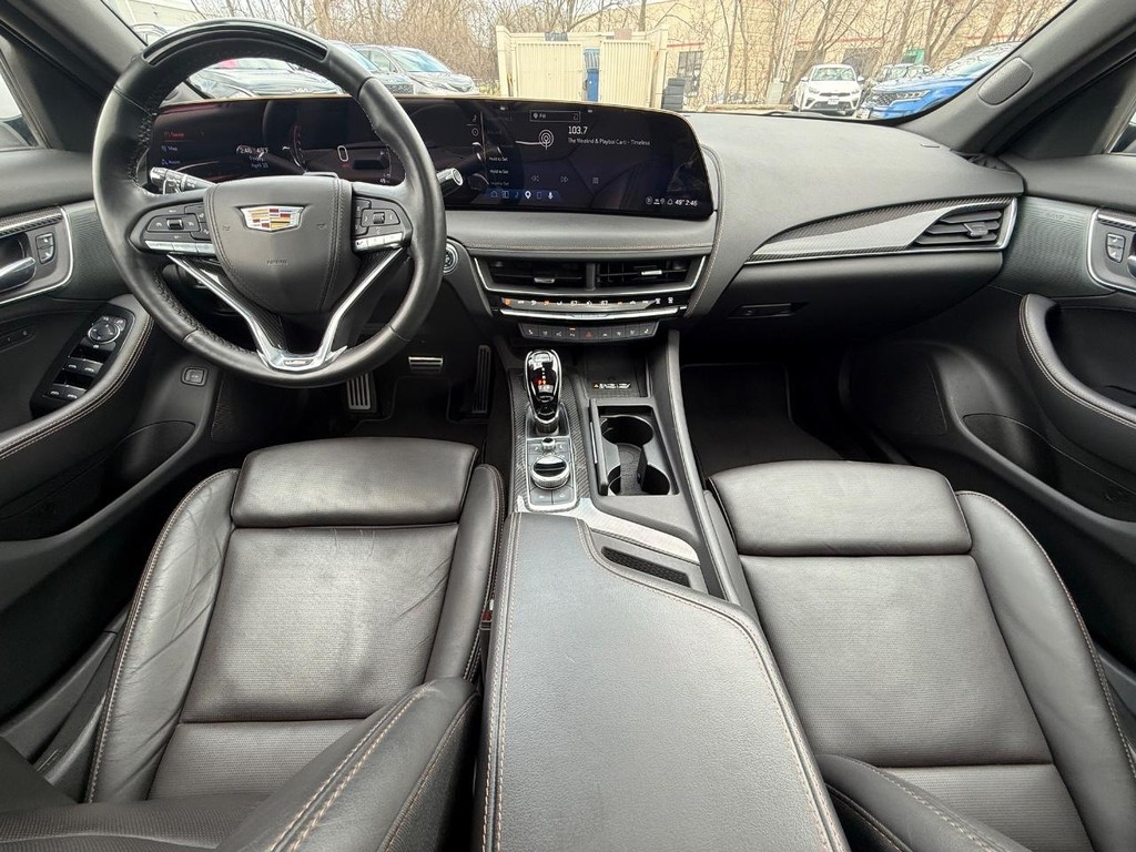 Cadillac CT5-V Vehicle Full-screen Gallery Image 13