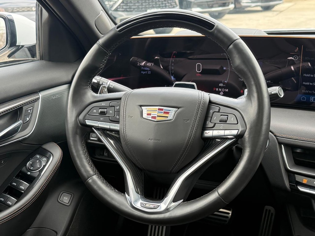 Cadillac CT5-V Vehicle Full-screen Gallery Image 14