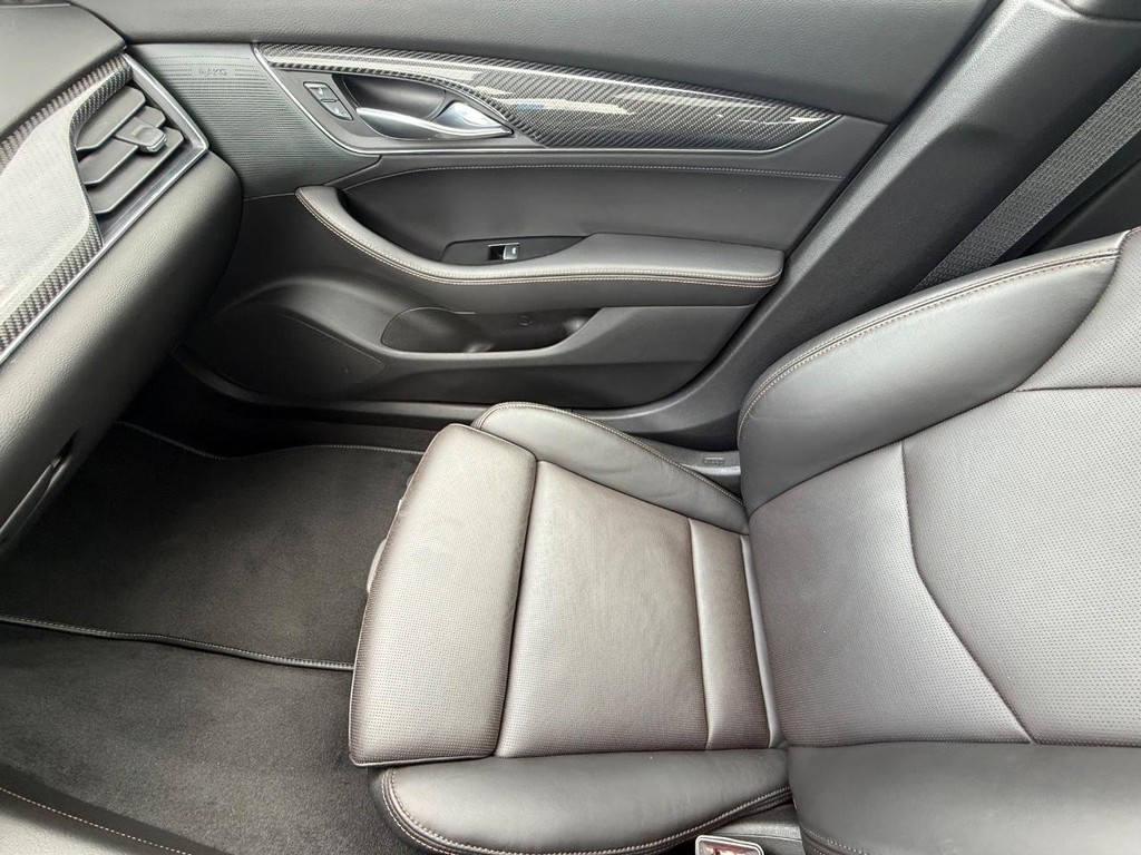 Cadillac CT5-V Vehicle Full-screen Gallery Image 21