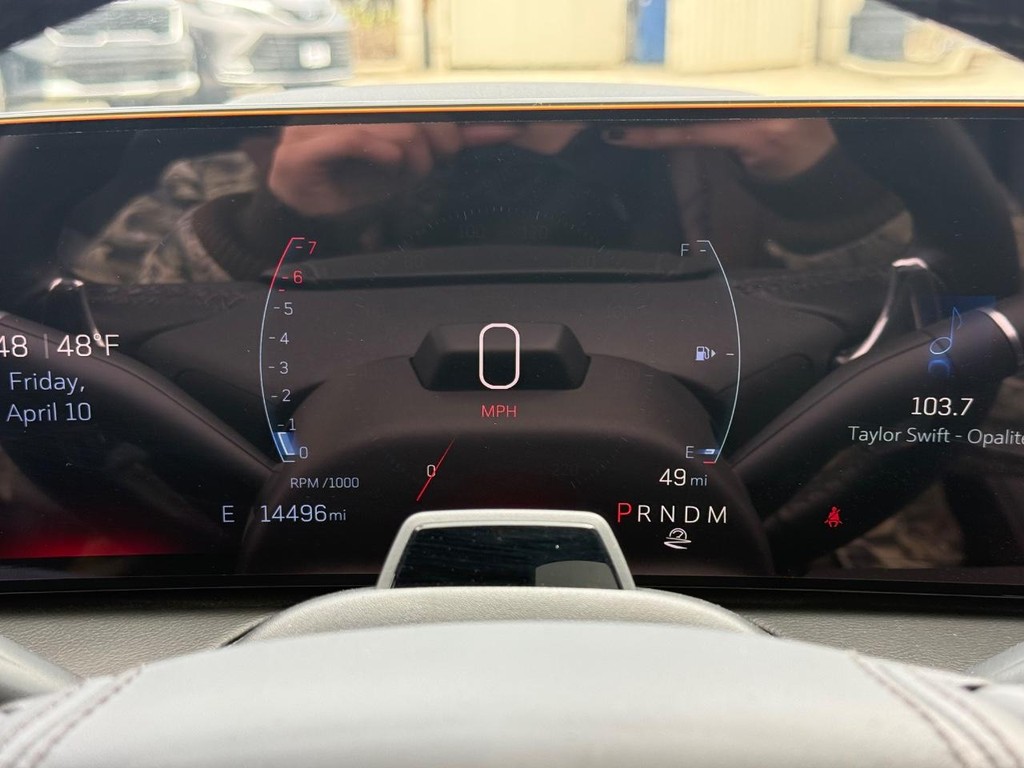 Cadillac CT5-V Vehicle Full-screen Gallery Image 22