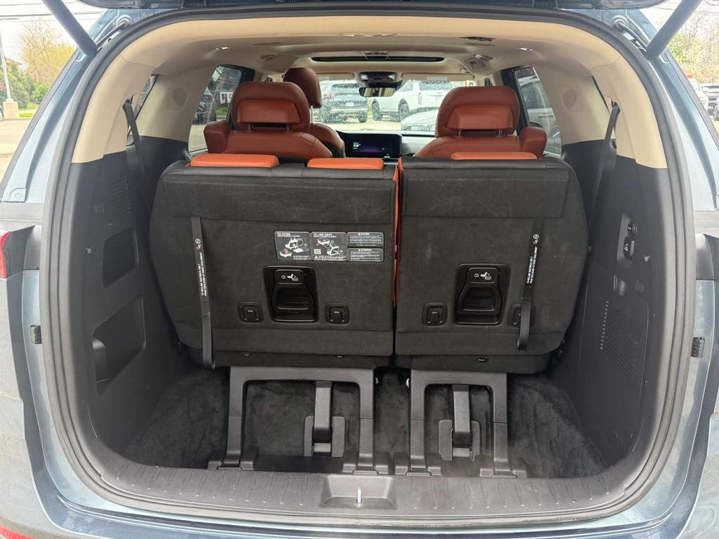 Kia Carnival Vehicle Full-screen Gallery Image 05
