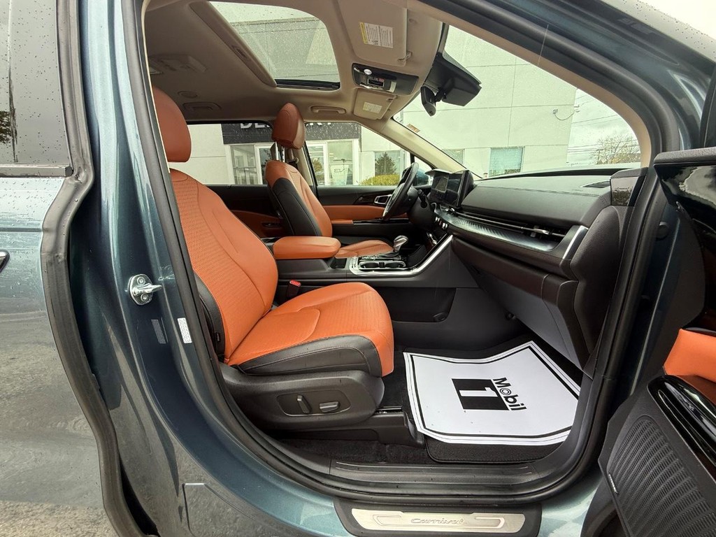 Kia Carnival Vehicle Full-screen Gallery Image 10