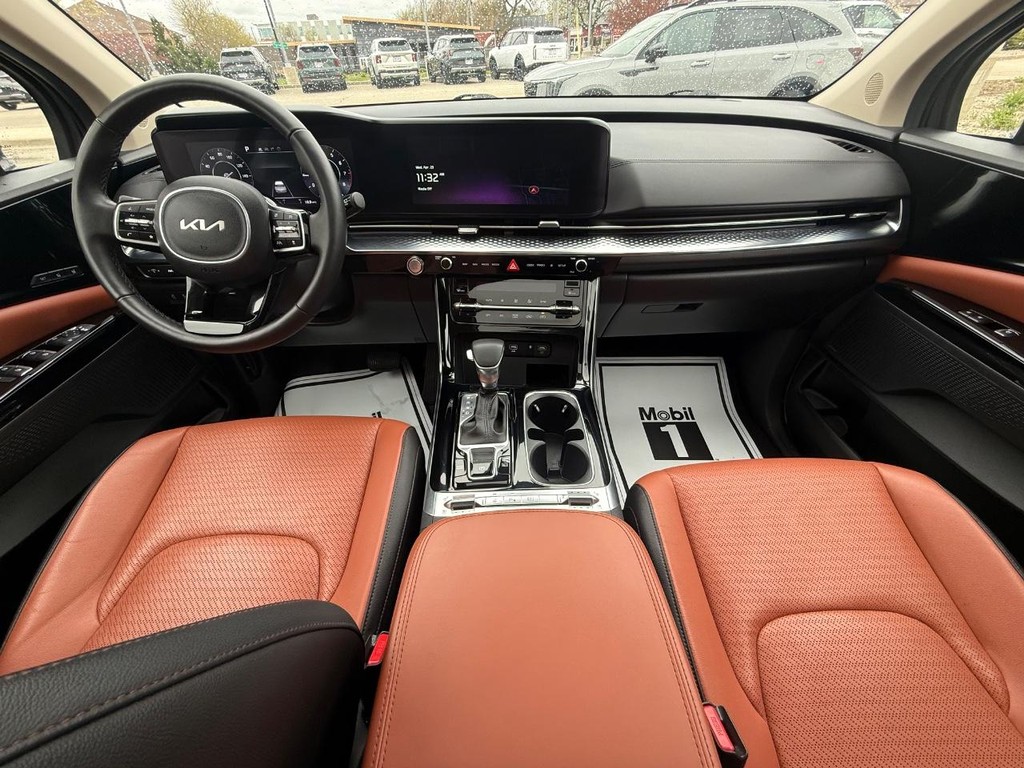Kia Carnival Vehicle Full-screen Gallery Image 15