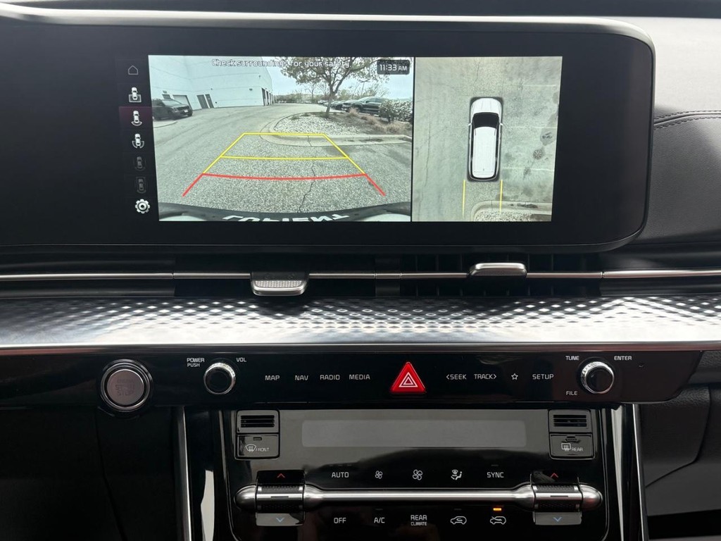 Kia Carnival Vehicle Full-screen Gallery Image 21