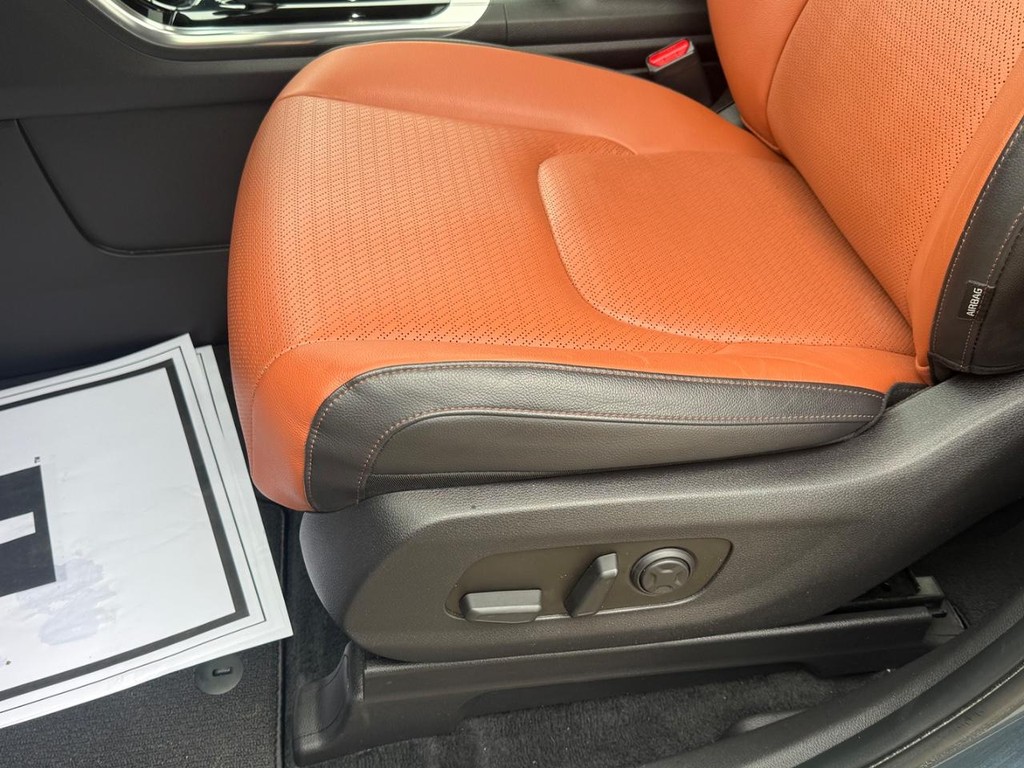 Kia Carnival Vehicle Full-screen Gallery Image 27
