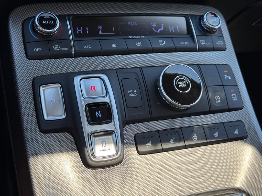 Hyundai Palisade Vehicle Full-screen Gallery Image 22