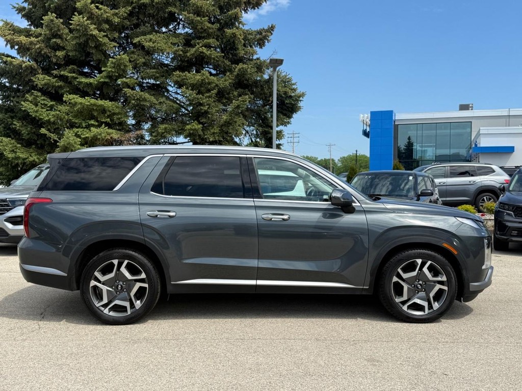 Hyundai Palisade Vehicle Full-screen Gallery Image 02