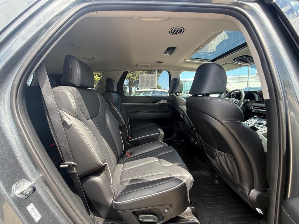 Hyundai Palisade Vehicle Full-screen Gallery Image 12