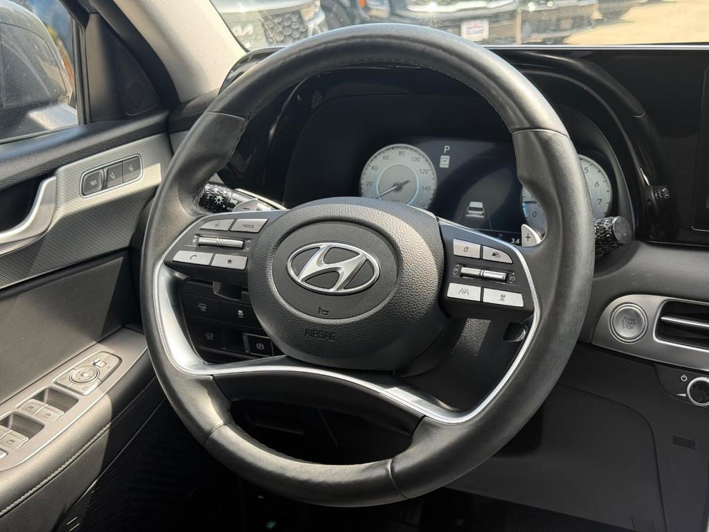 Hyundai Palisade Vehicle Full-screen Gallery Image 16