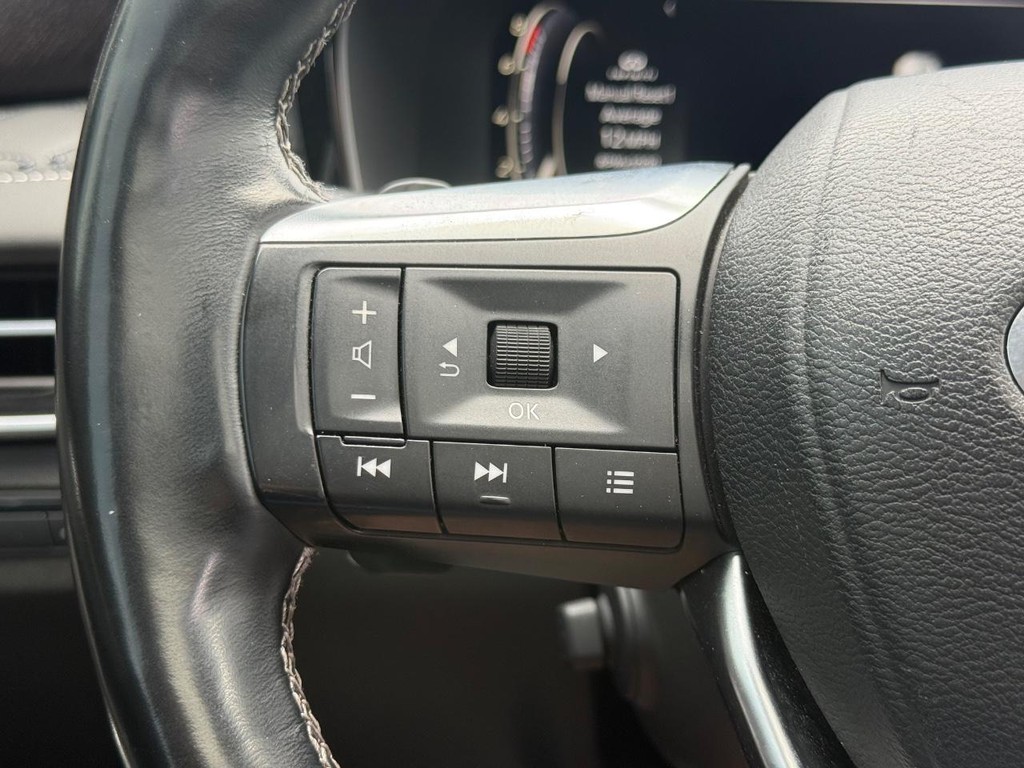 INFINITI QX60 Vehicle Full-screen Gallery Image 17