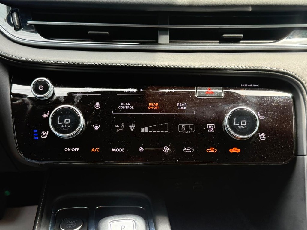 INFINITI QX60 Vehicle Full-screen Gallery Image 21
