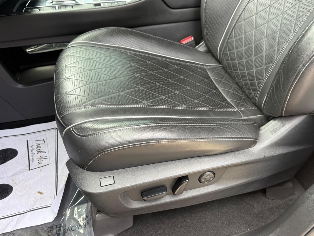 INFINITI QX60 Vehicle Full-screen Gallery Image 28