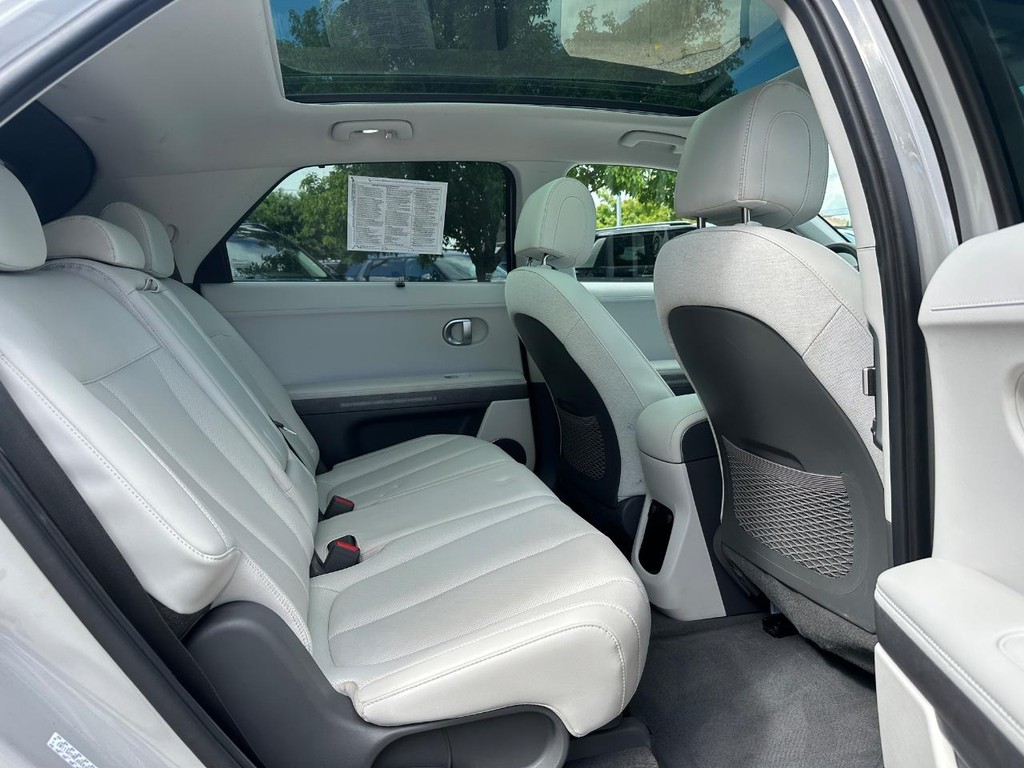 Hyundai IONIQ 5 Vehicle Full-screen Gallery Image 10