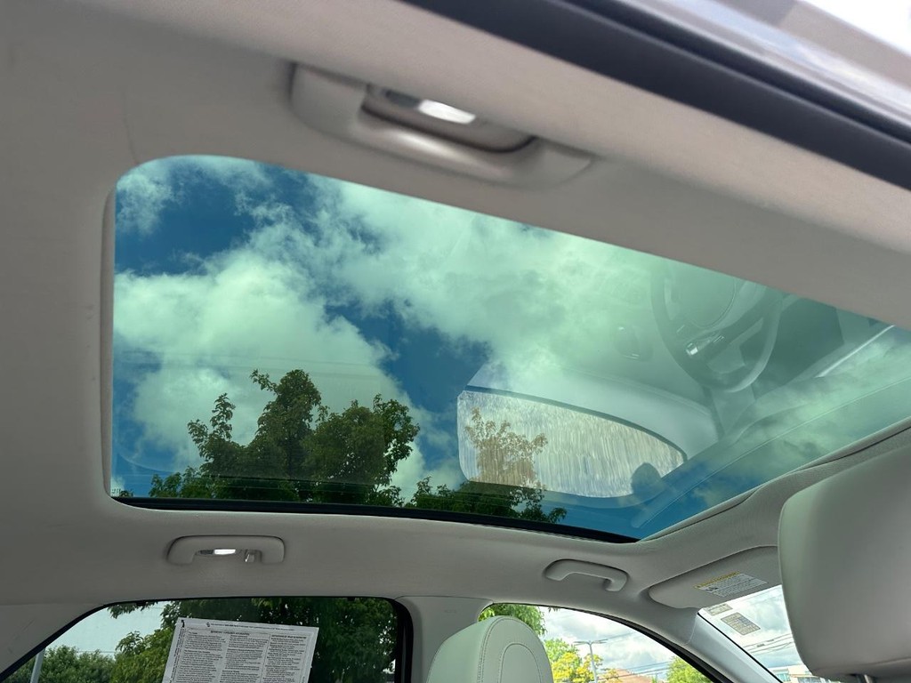 Hyundai IONIQ 5 Vehicle Full-screen Gallery Image 11