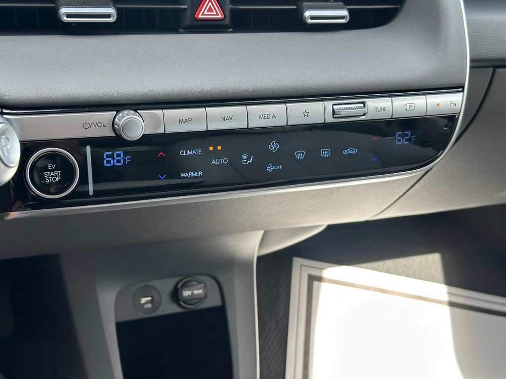 Hyundai IONIQ 5 Vehicle Full-screen Gallery Image 18