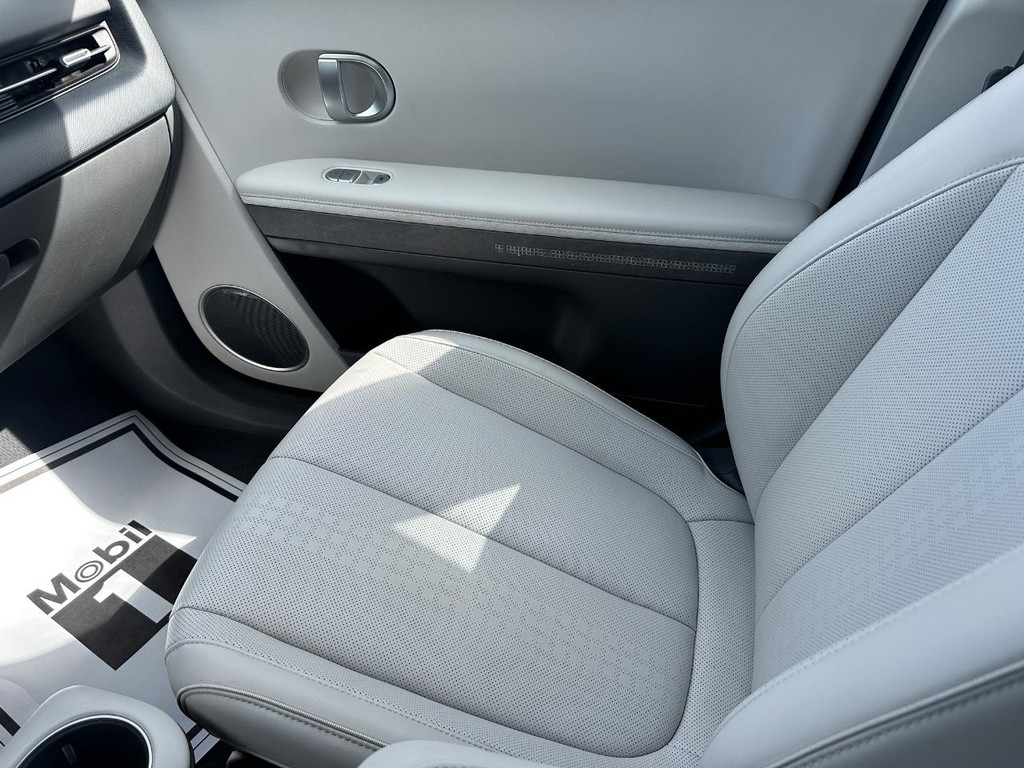 Hyundai IONIQ 5 Vehicle Full-screen Gallery Image 21
