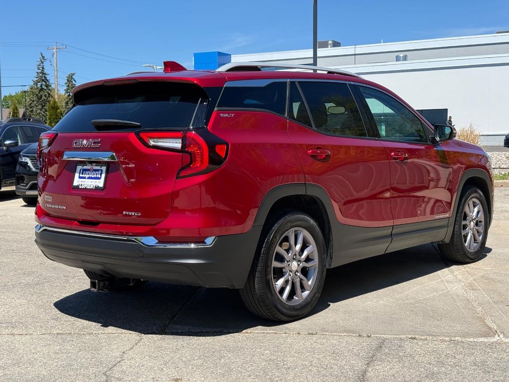 GMC Terrain Vehicle Full-screen Gallery Image 03