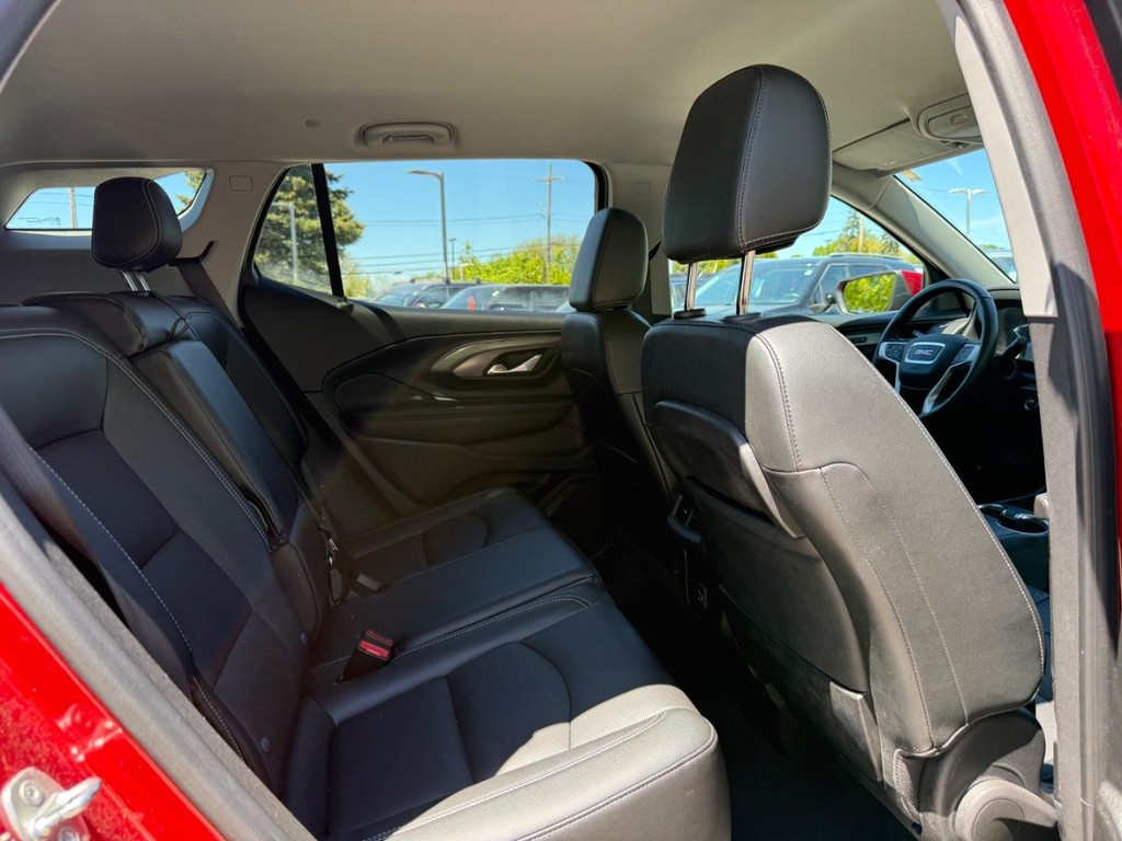 GMC Terrain Vehicle Full-screen Gallery Image 10