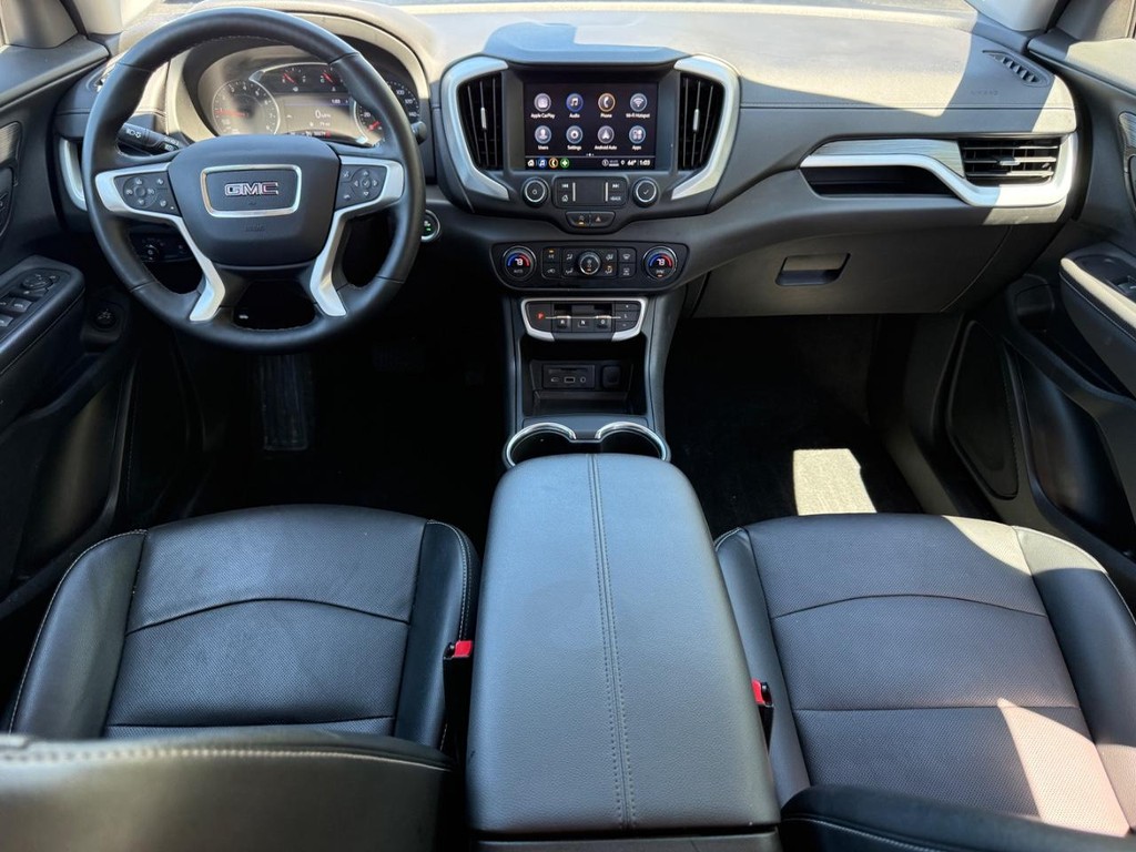 GMC Terrain Vehicle Full-screen Gallery Image 11
