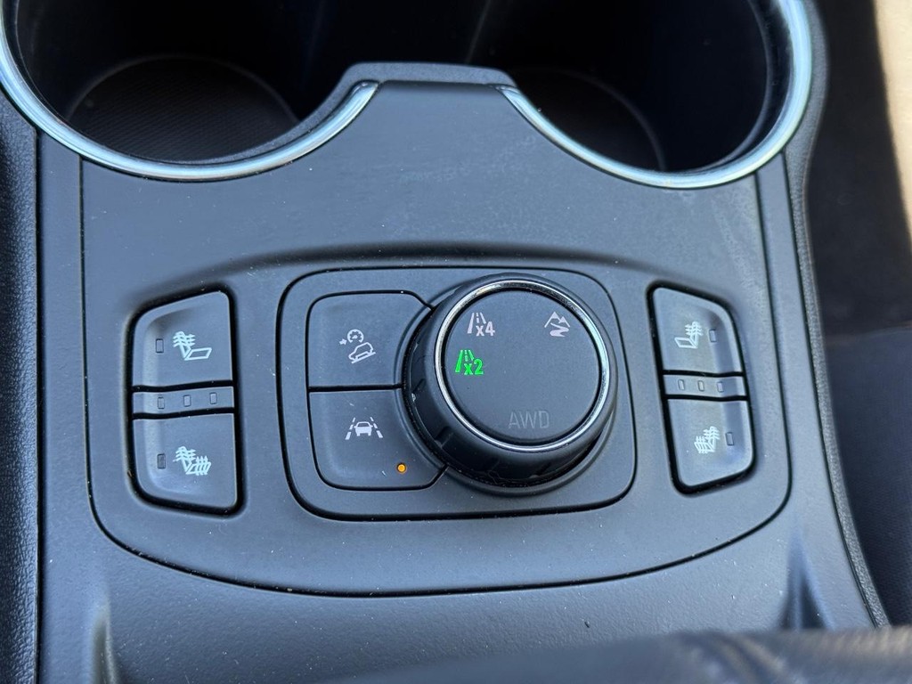 GMC Terrain Vehicle Full-screen Gallery Image 19