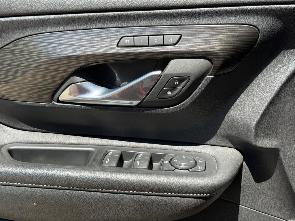 GMC Terrain Vehicle Full-screen Gallery Image 22